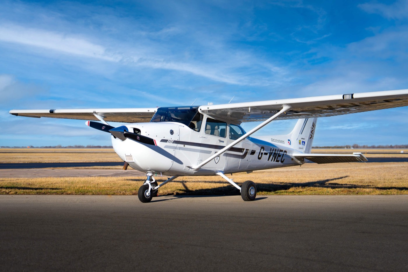 Cessna 172 Skyhawk на перроне аэродрома
